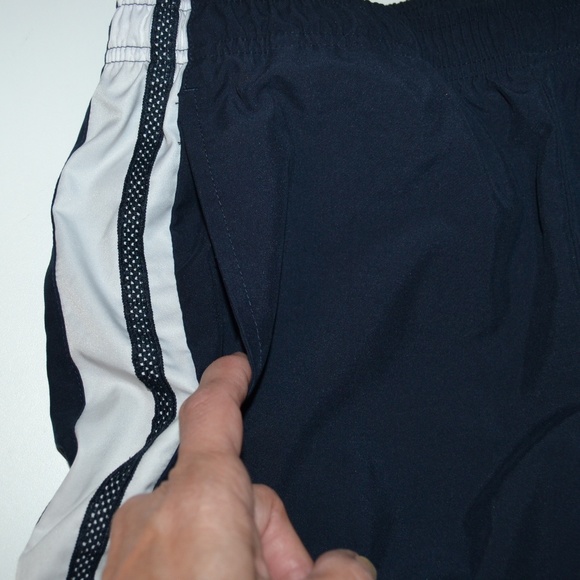 SOLD!!  Nike athletic pants with 4 pockets!! - Picture 5 of 8